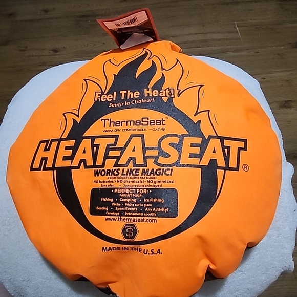 Heat-A-Seat by ThermaSeat- Insulated Hunting Seat Cushion, Blaze/Camo - Picture 1 of 3